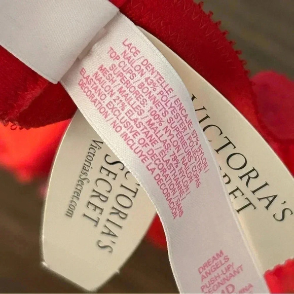 NEW Victoria Secret Bra - Picture 4 of 4